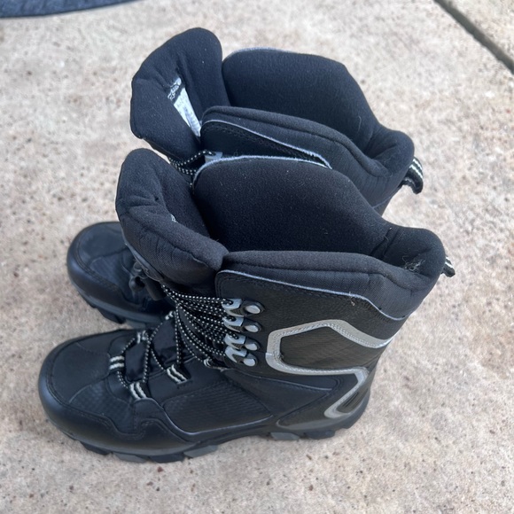 Snow boots good condition - Picture 4 of 5